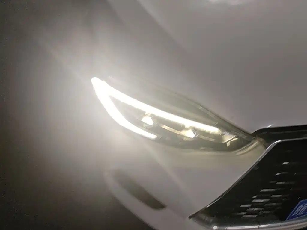 Toyota Yaris L — миниатюра 8