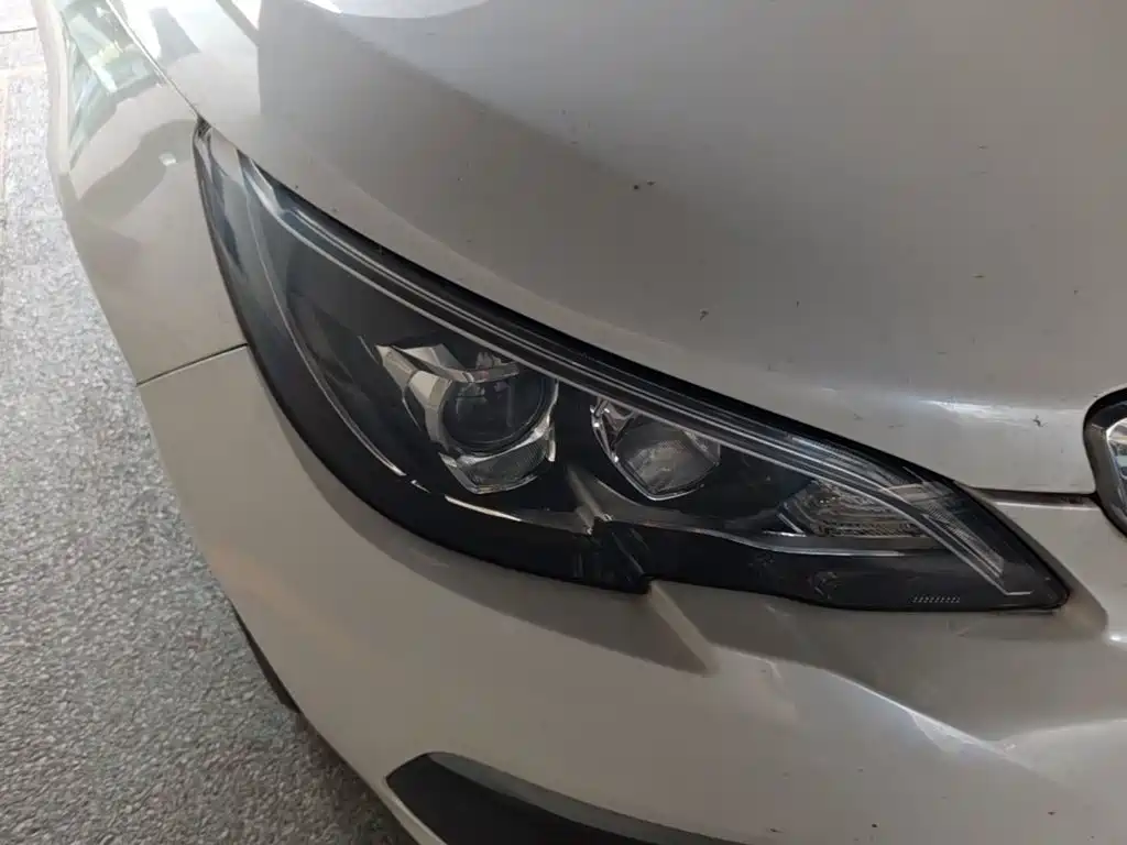 Peugeot 308 — миниатюра 11