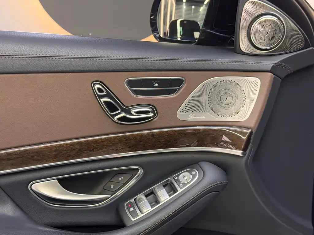 Mercedes-Benz S-Class — миниатюра 13