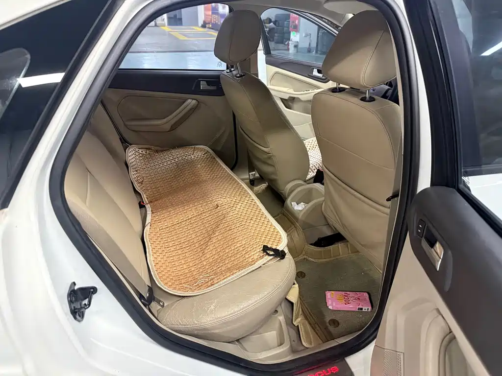 Ford Focus — миниатюра 14