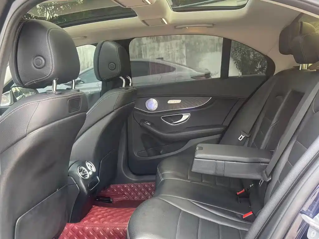 Mercedes-Benz C-Class — миниатюра 5