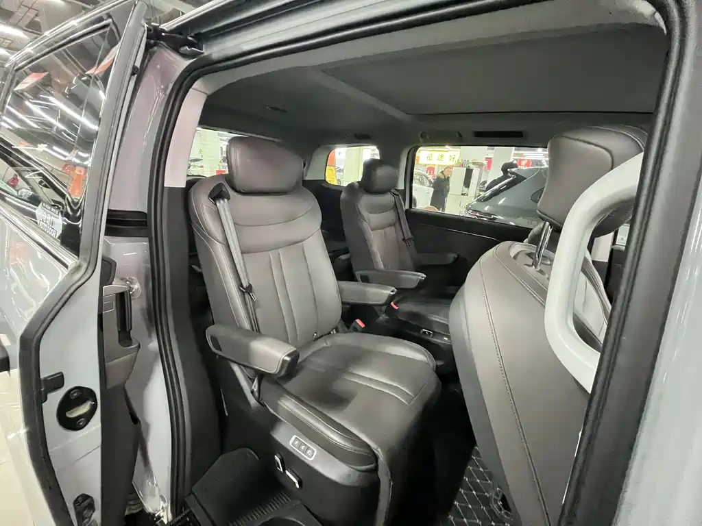 SAIC MAXUS EVERYONE 7