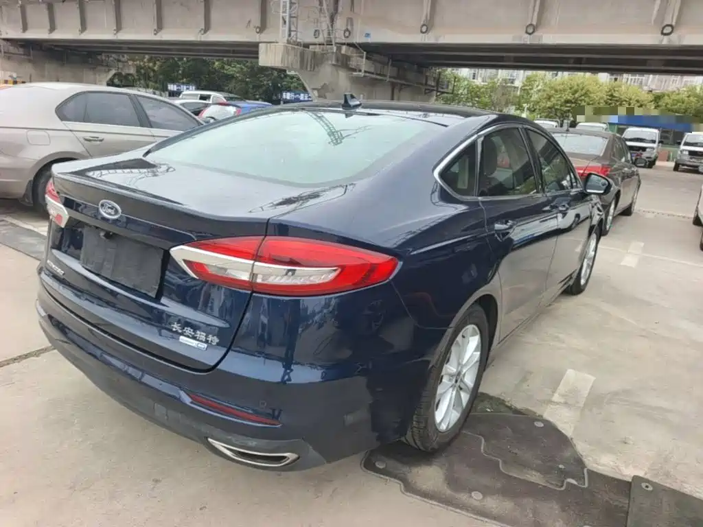Ford Mondeo — миниатюра 7