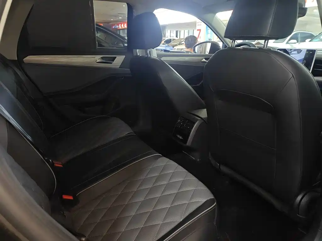 Volkswagen Sagitar — миниатюра 11