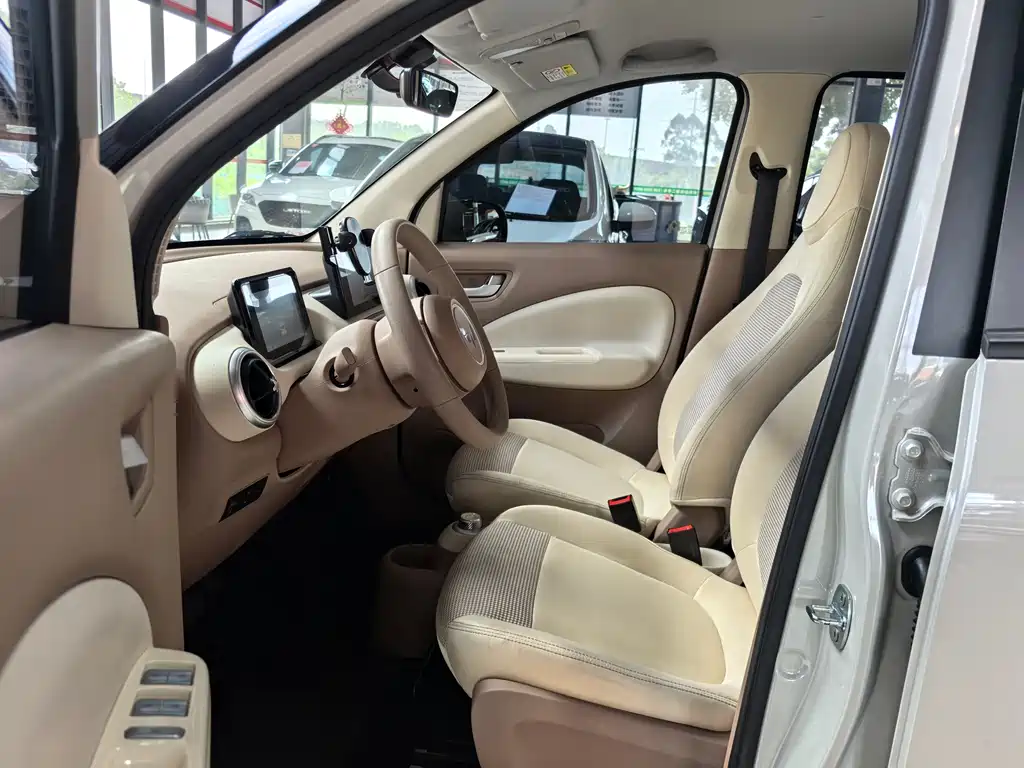Wuling MINIEV — миниатюра 8