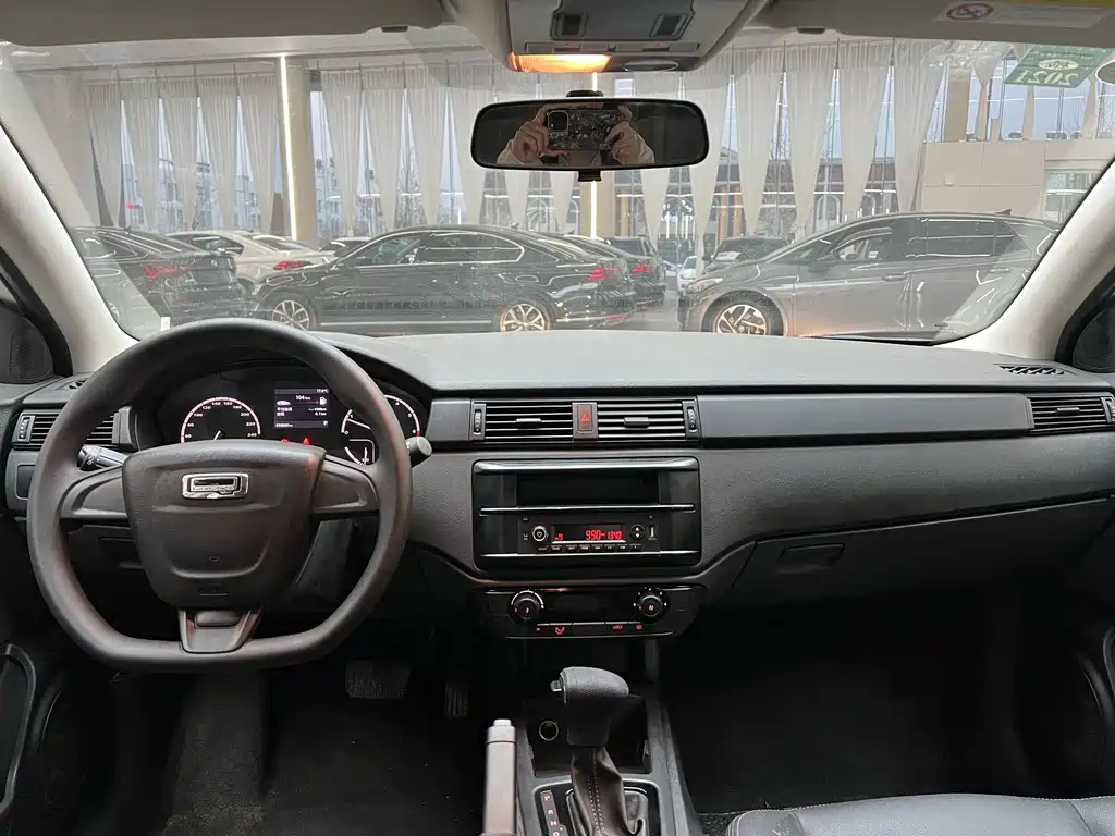 Qoros Qoros 3 — миниатюра 12