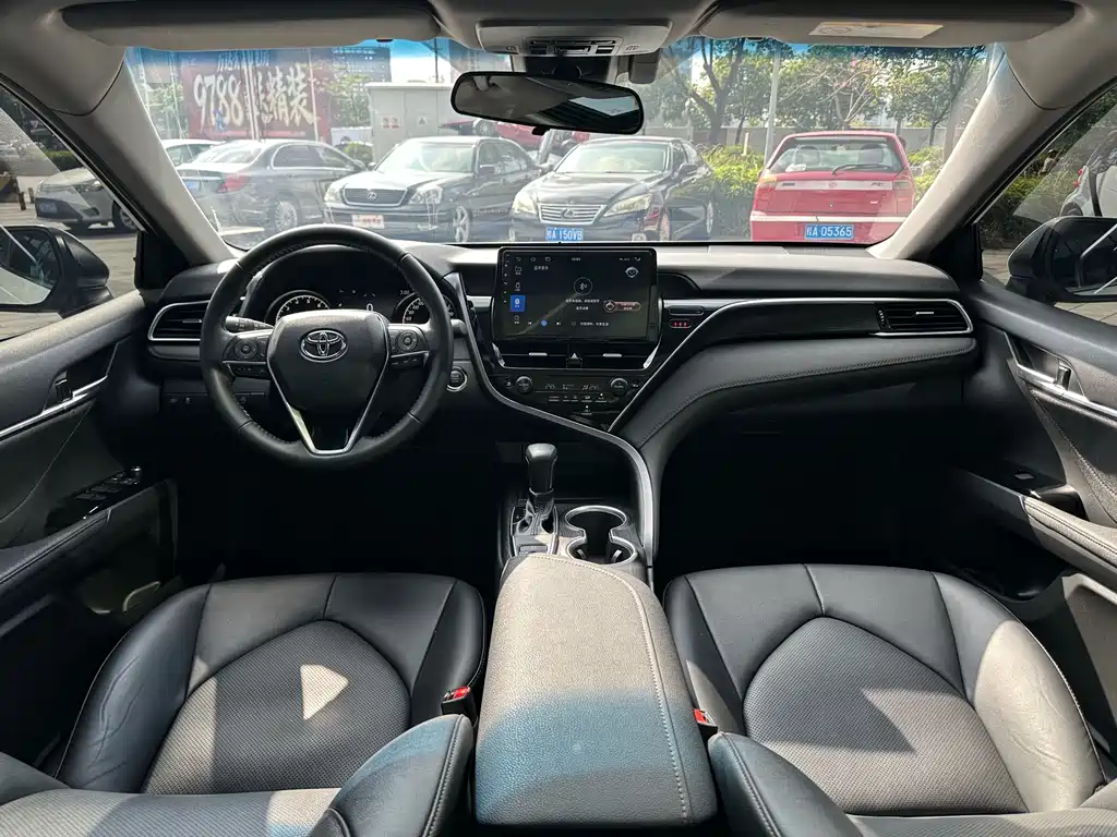 Toyota Camry — миниатюра 14