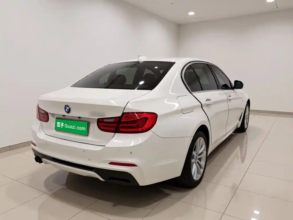 BMW 5 Series New Energy — миниатюра 6