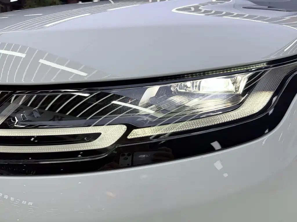 Land Rover Evoque PHEV — миниатюра 10