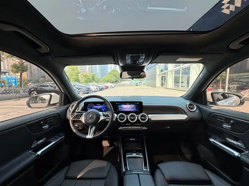 Mercedes-Benz EQB — миниатюра 12