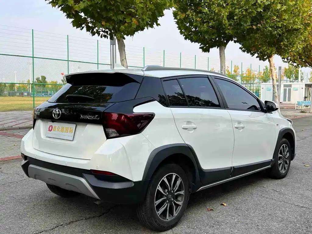 Toyota Yaris L — миниатюра 6