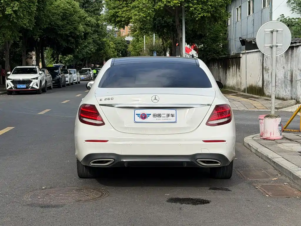 Mercedes-Benz E-Class (Import) — миниатюра 5