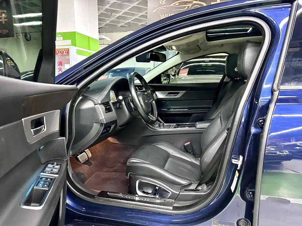 Jaguar XFL — миниатюра 2