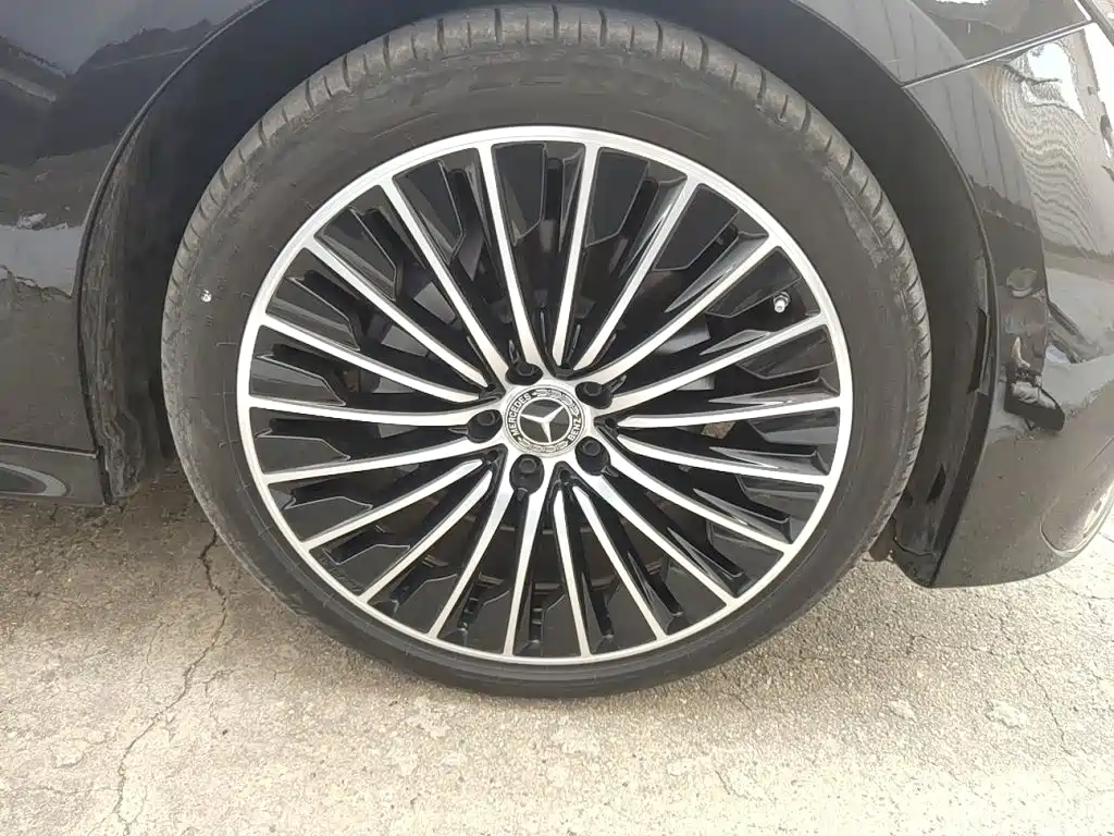 Mercedes-Benz E-Class — миниатюра 24