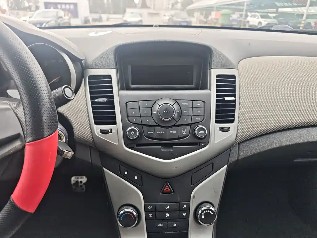 Chevrolet Cruze — миниатюра 12
