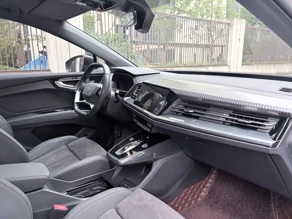 Audi Q4 e-tron — миниатюра 10