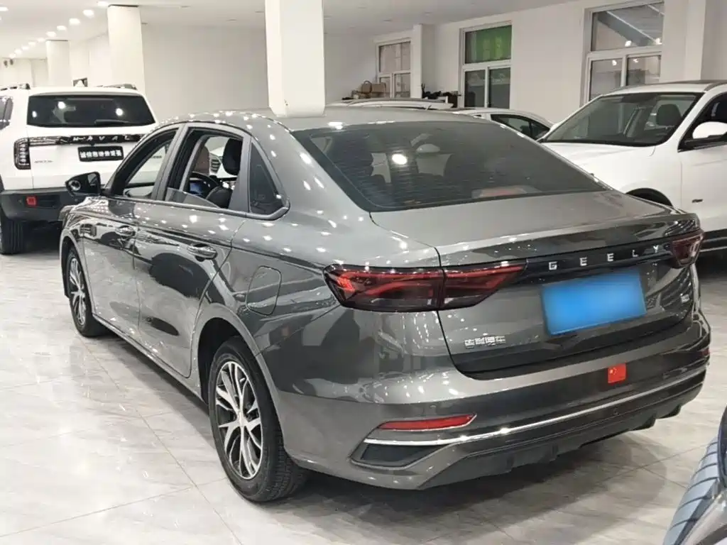 Geely Emgrand — миниатюра 5