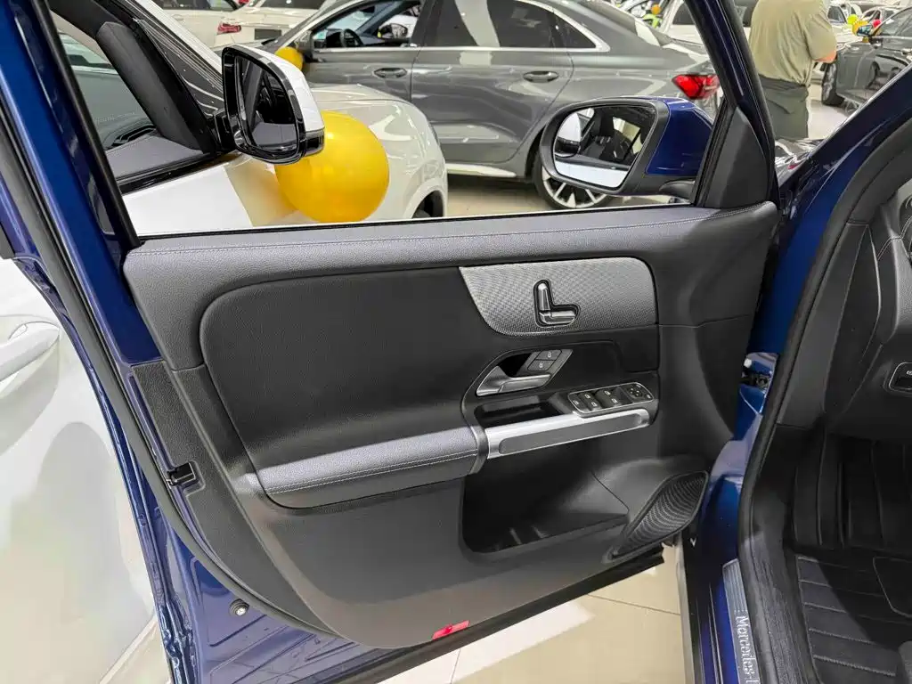 Mercedes-Benz GLB — миниатюра 6