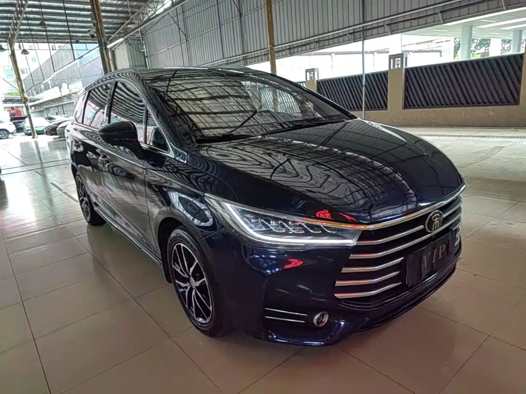 BYD MAX — миниатюра 4
