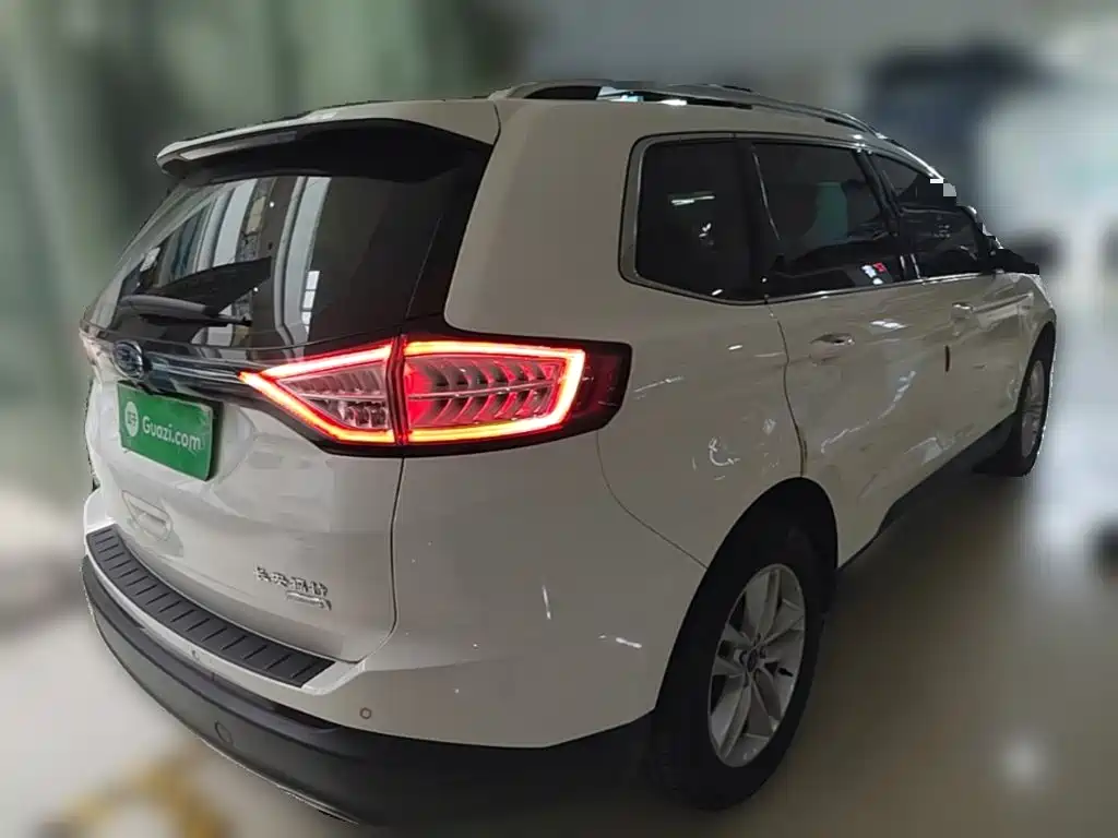 Ford Edge — миниатюра 10