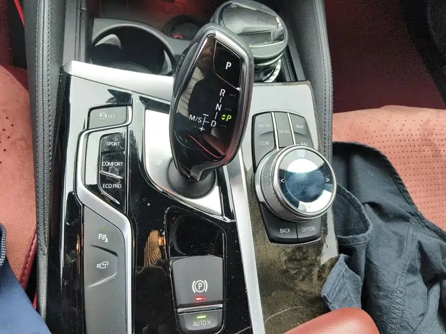 BMW 5 Series — миниатюра 16