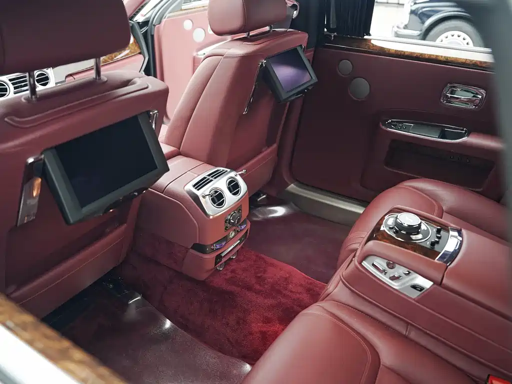Rolls-Royce Ghost — миниатюра 14