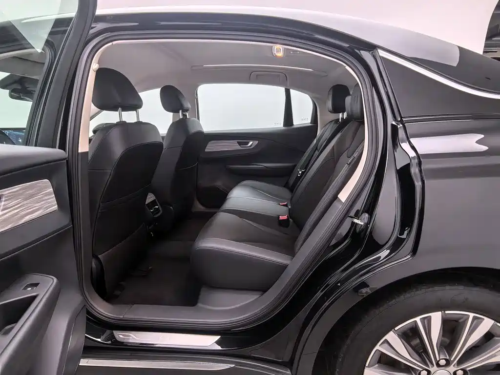 Hongqi Hongqi E-QM5 — миниатюра 15