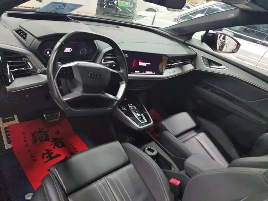 Audi Q5 e-tron — миниатюра 12