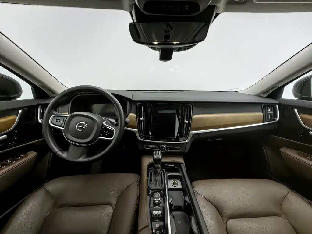 Volvo S90 — миниатюра 5