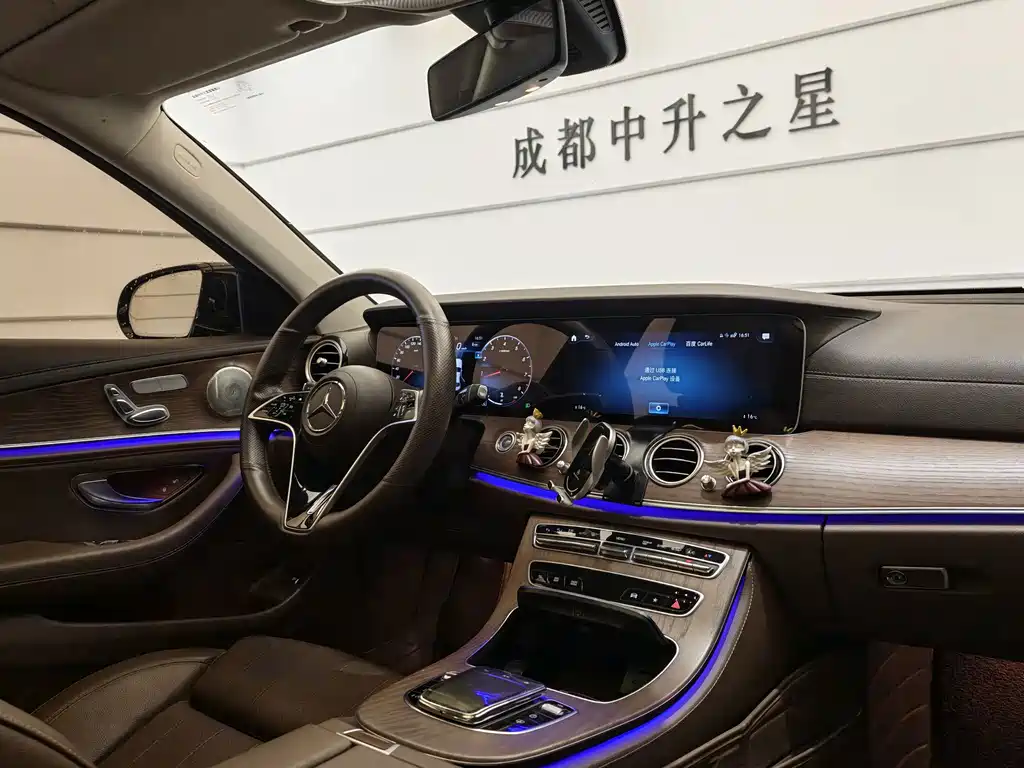 Mercedes-Benz E-Class — миниатюра 17