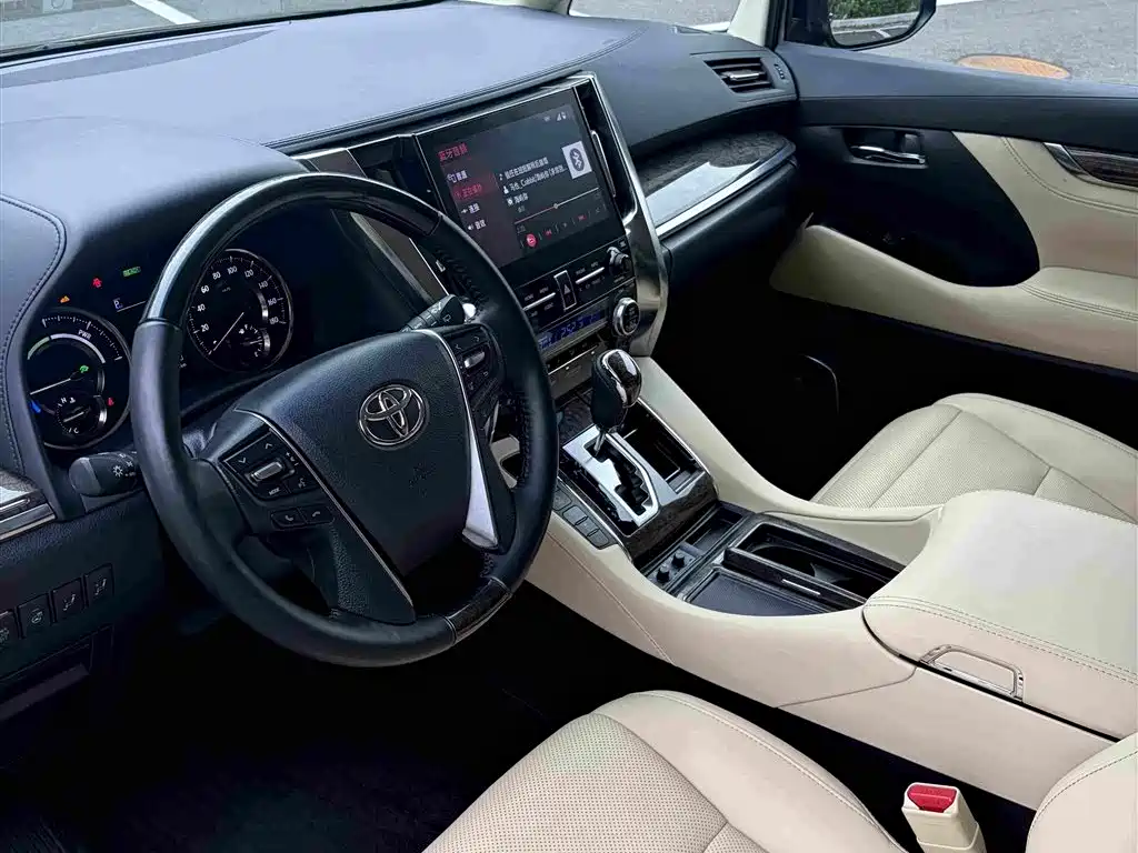 Toyota Vellfire — миниатюра 14