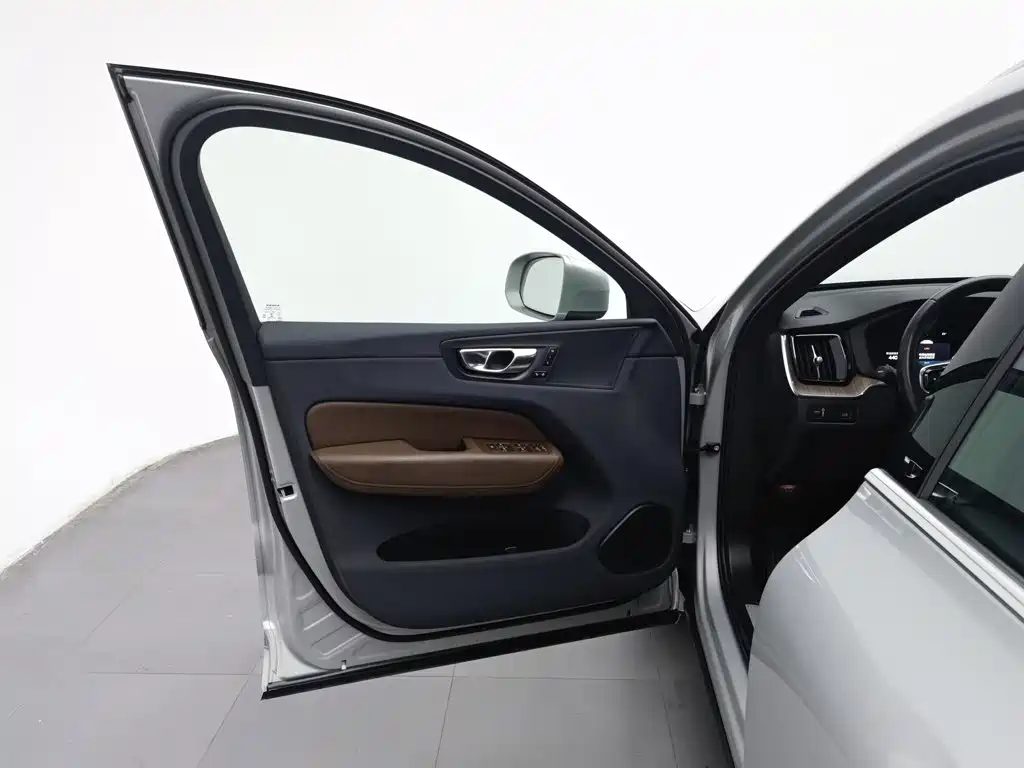 Volvo XC60 — миниатюра 8