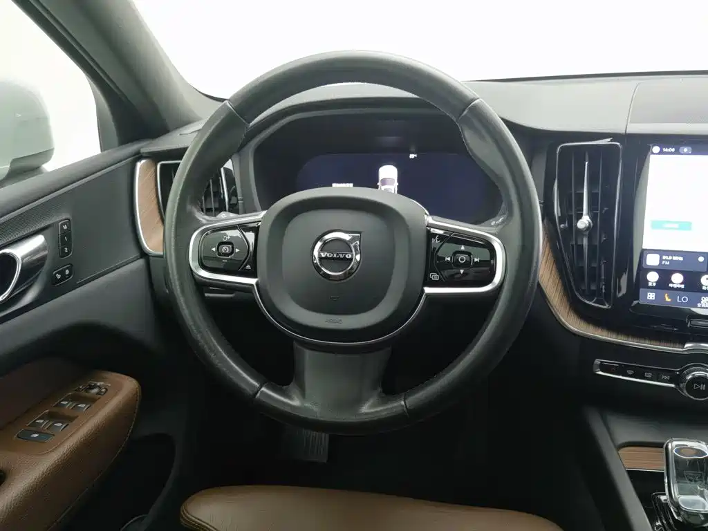 Volvo XC60 — миниатюра 11