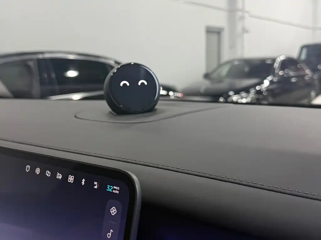 NIO ES8 — миниатюра 8