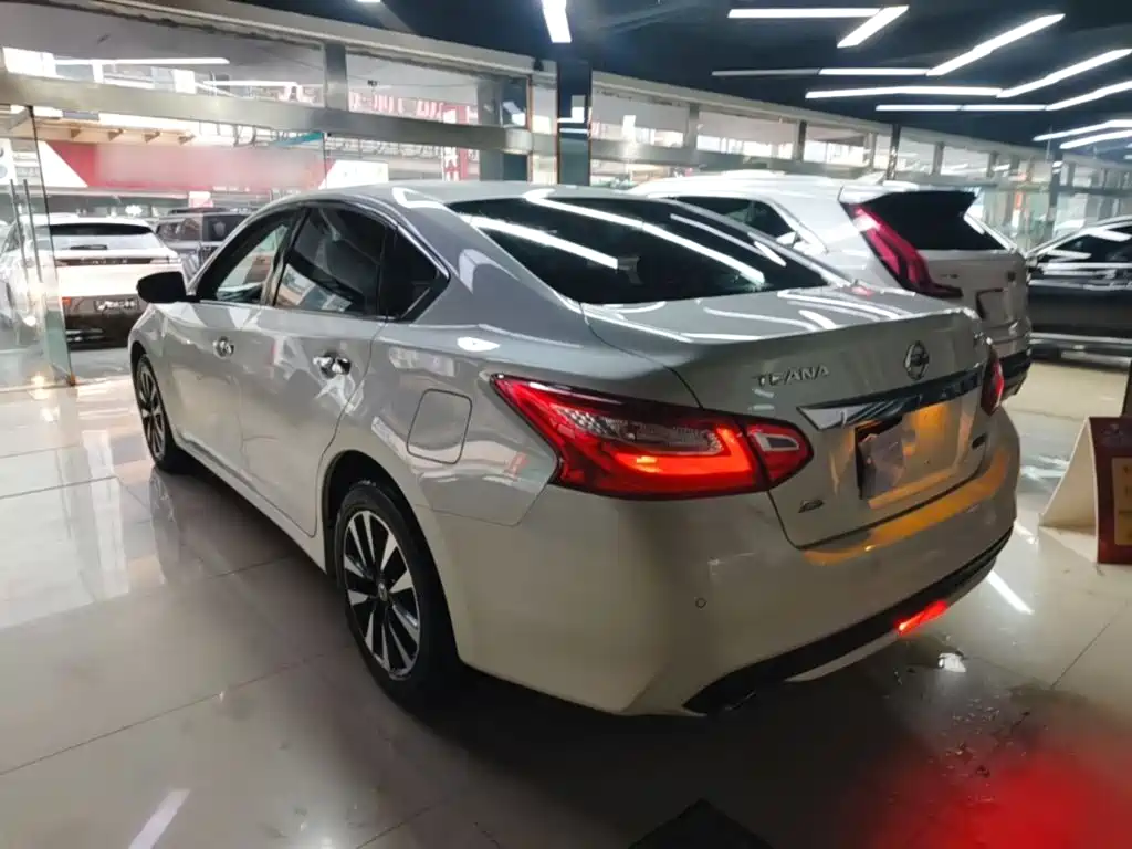 Nissan Teana — миниатюра 5