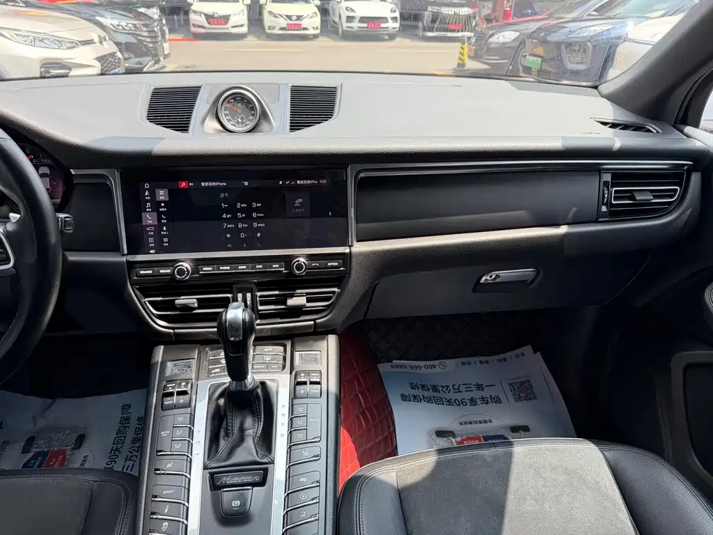 Porsche Macan — миниатюра 18