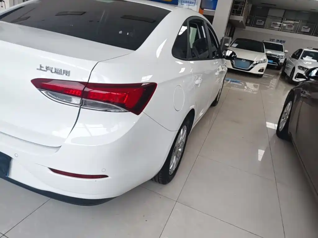 Buick Excelle — миниатюра 8