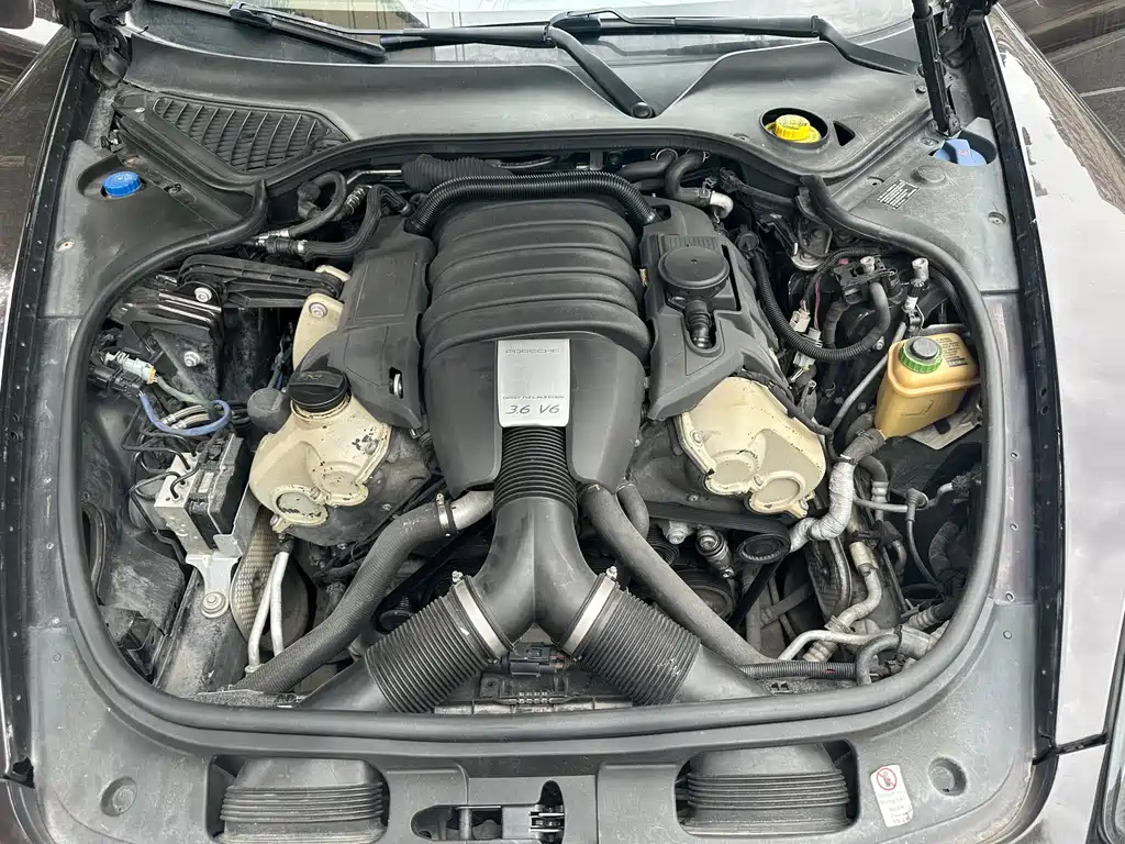 Porsche Panamera 2010 Panamera 4 3.6L