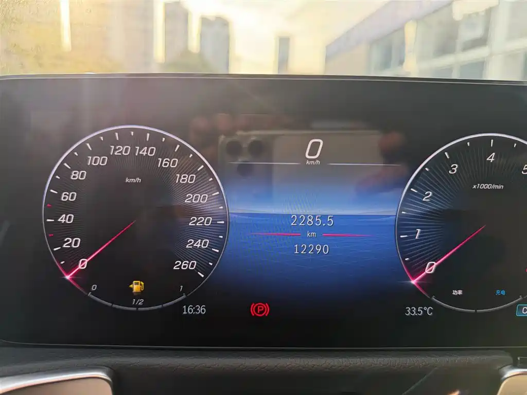 Mercedes-Benz GLB — миниатюра 10