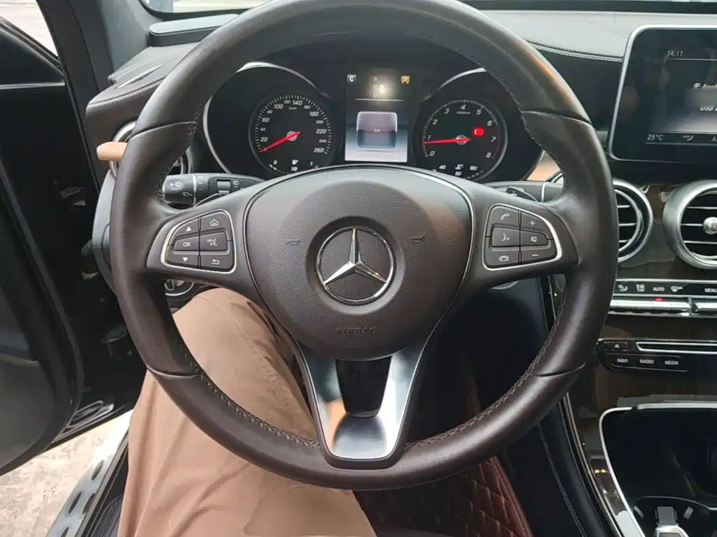Mercedes-Benz GLC — миниатюра 11