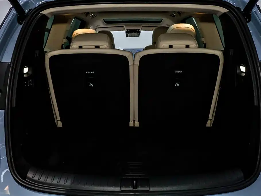 Li Auto i8 2025 Standard