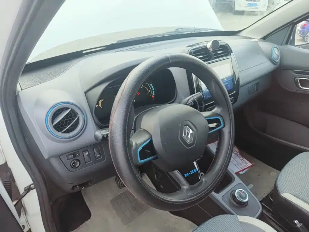Renault City K-ZE — миниатюра 10
