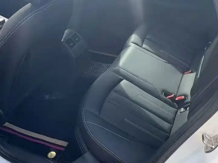 Audi A4L — миниатюра 7