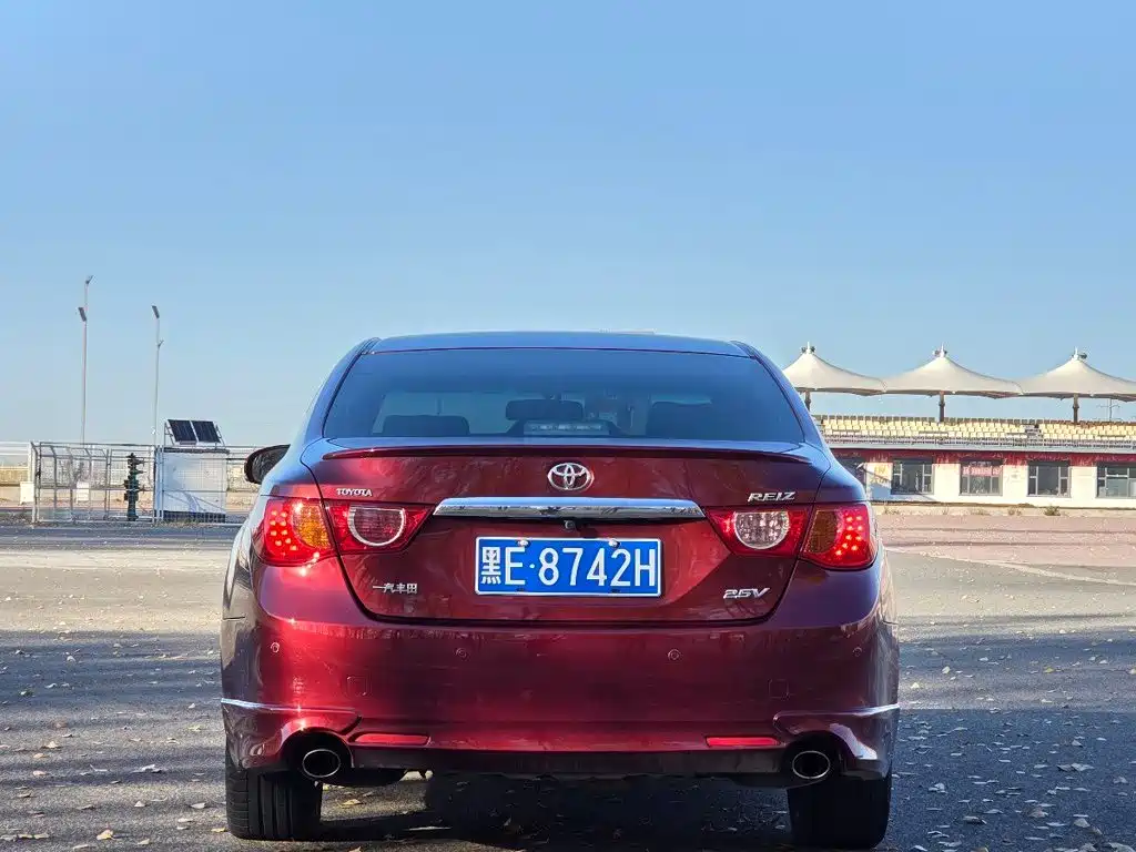 Toyota Reiz — миниатюра 11