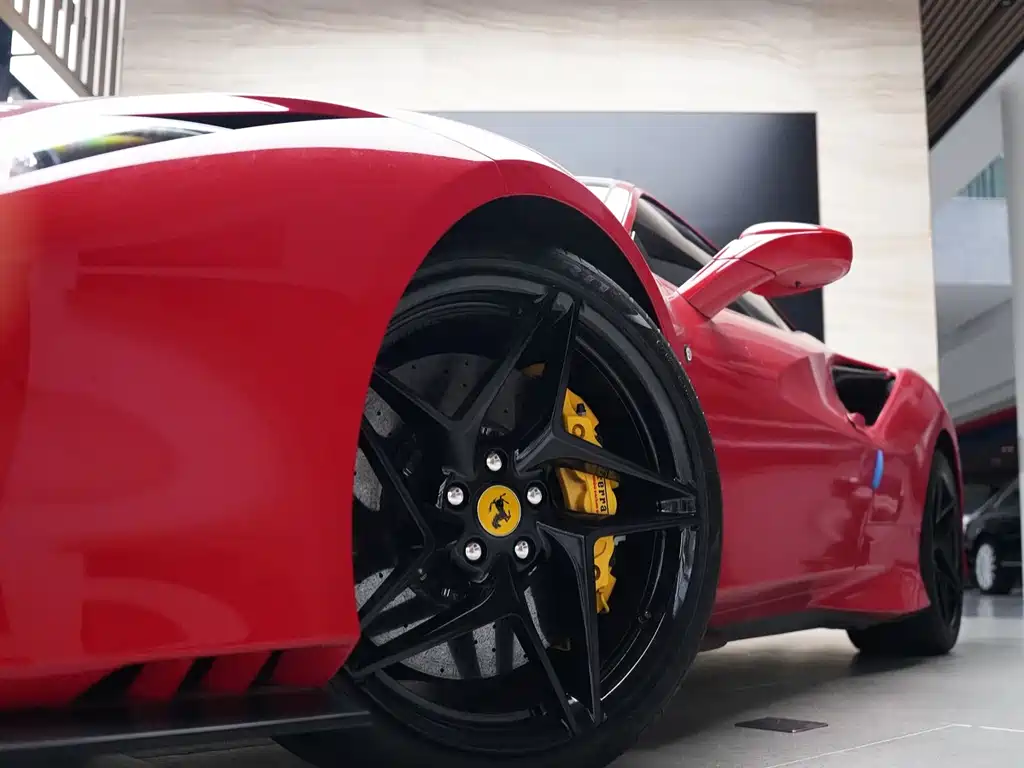 Ferrari F8 — миниатюра 9