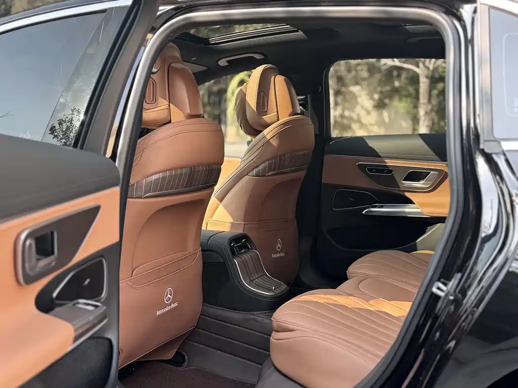 Mercedes-Benz E-Class — миниатюра 9