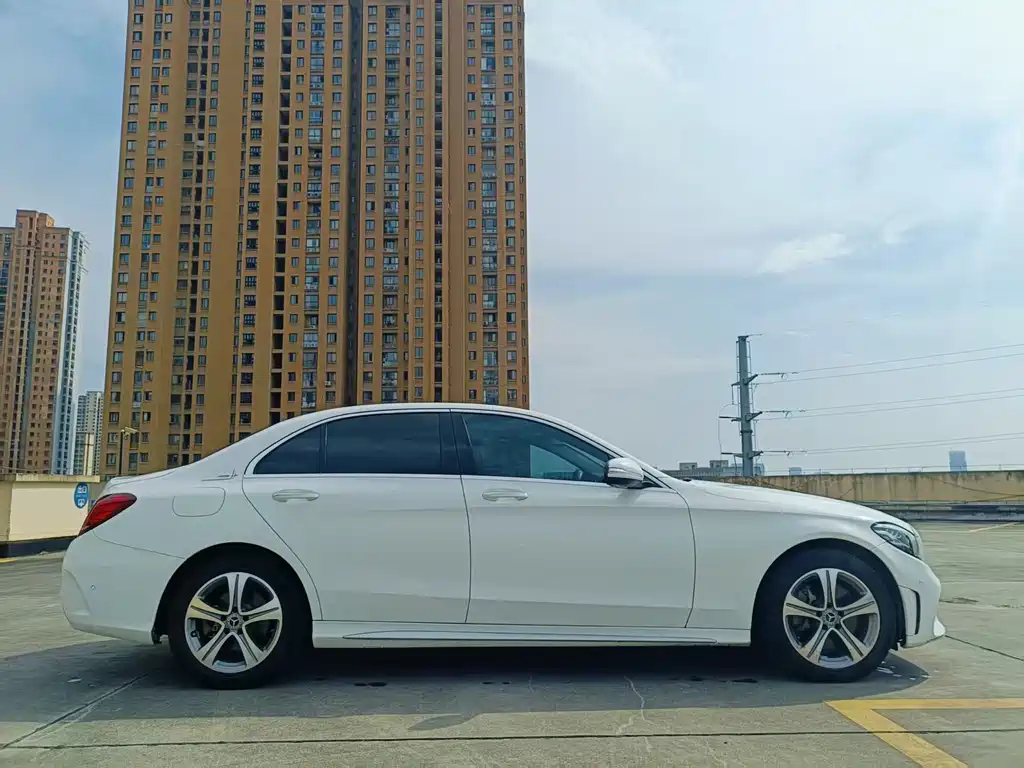 Mercedes-Benz C-Class — миниатюра 3
