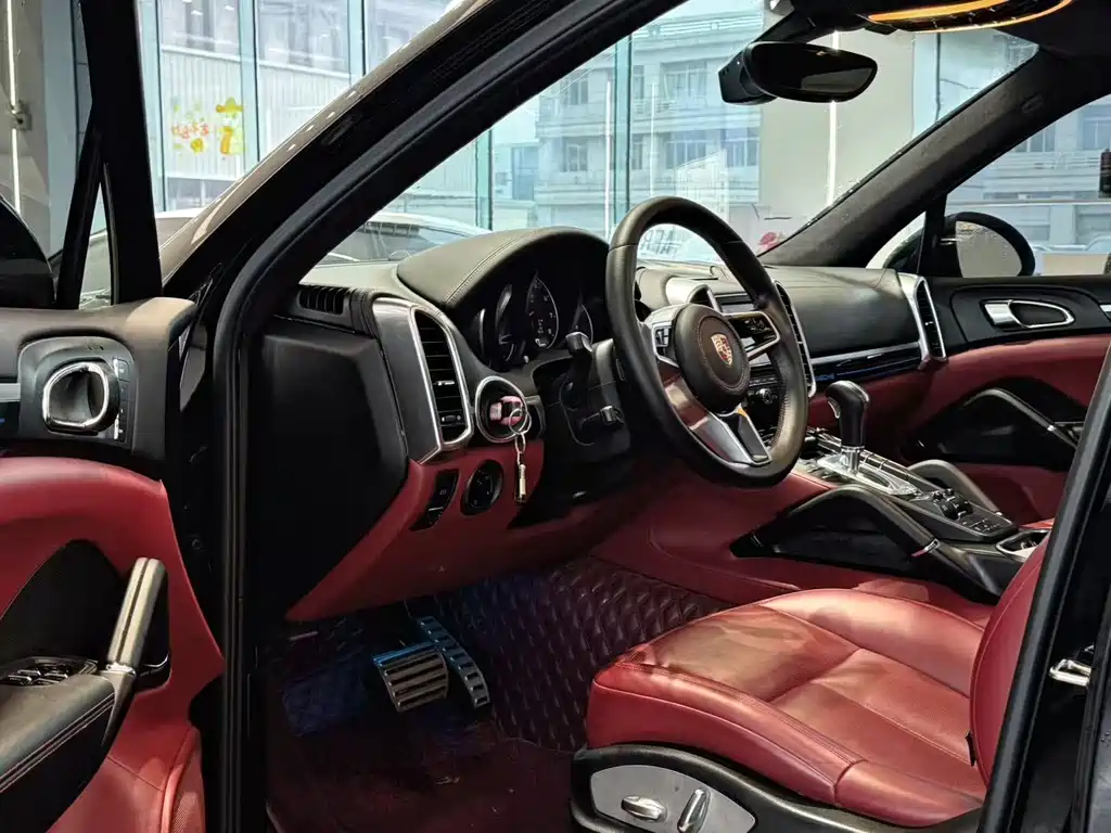 Porsche Cayenne — миниатюра 4