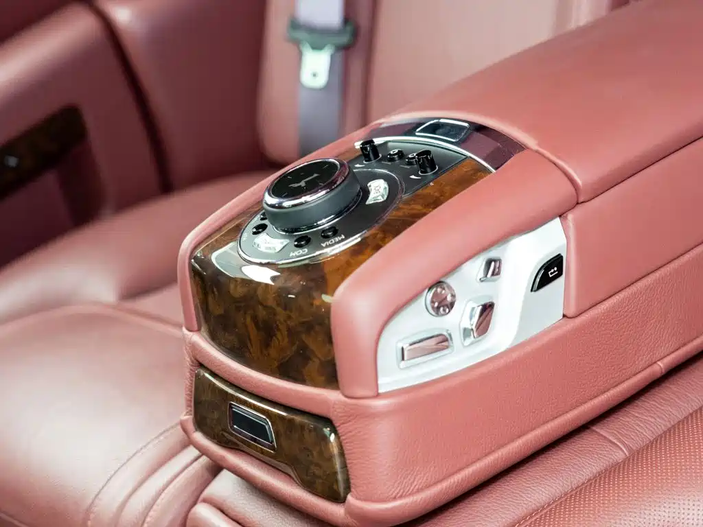 Rolls-Royce Ghost — миниатюра 13