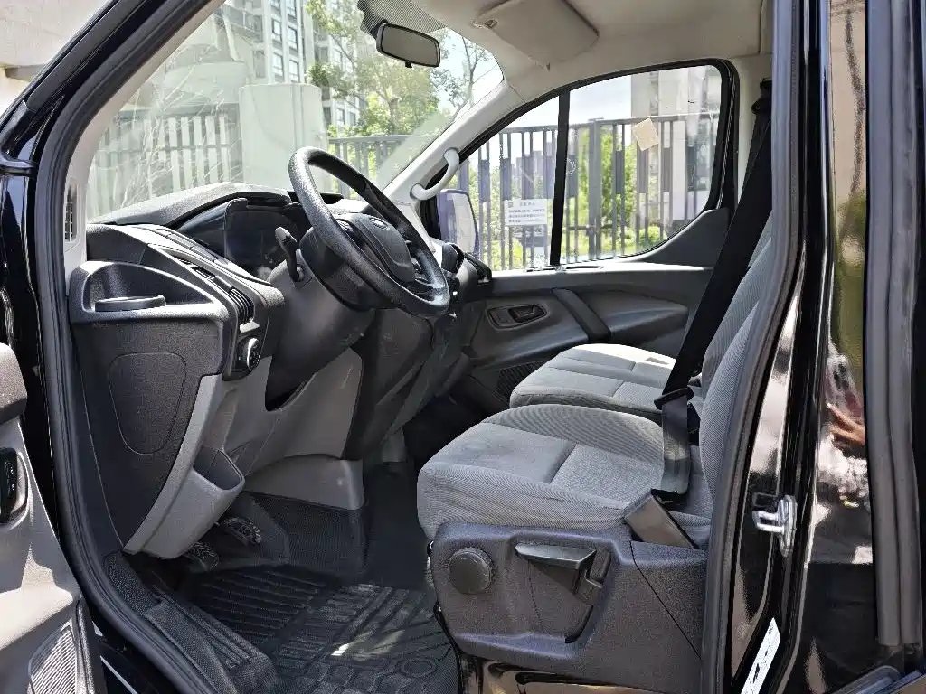 Ford Transit — миниатюра 5